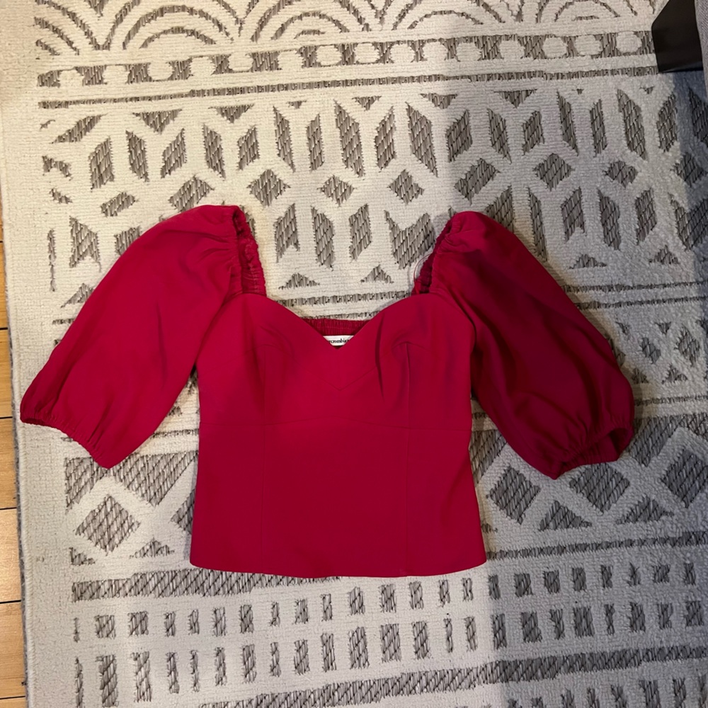 Abercrombie Sweetheart Top in Size XXS in beautiful red/pink color